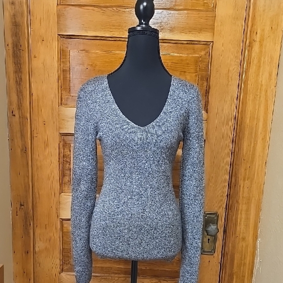 Express Gray Long Sleeve Knit Top M - Picture 1 of 4